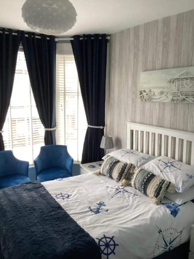By The Seaside Bed & Breakfast Blackpool