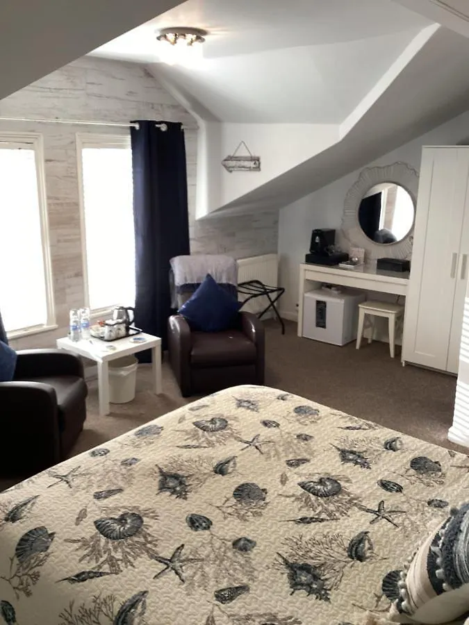 By The Seaside Bed & Breakfast Blackpool United Kingdom