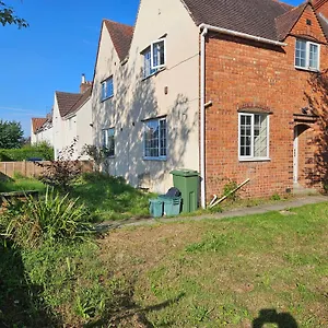 https://central-studios-tennyson-road.tophotelsbath.com