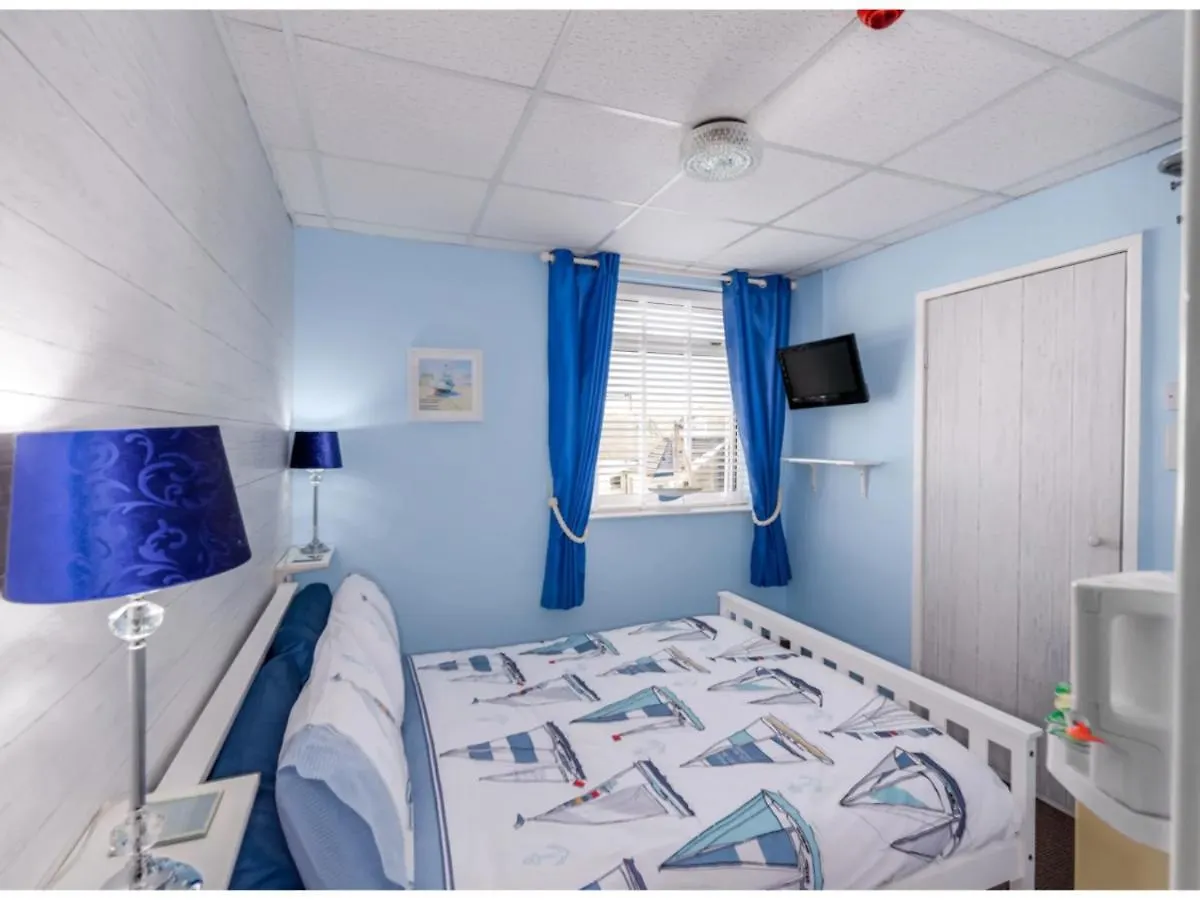 By The Seaside Bed & Breakfast Blackpool