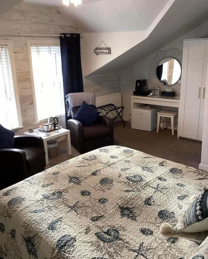 By The Seaside Bed & Breakfast Blackpool