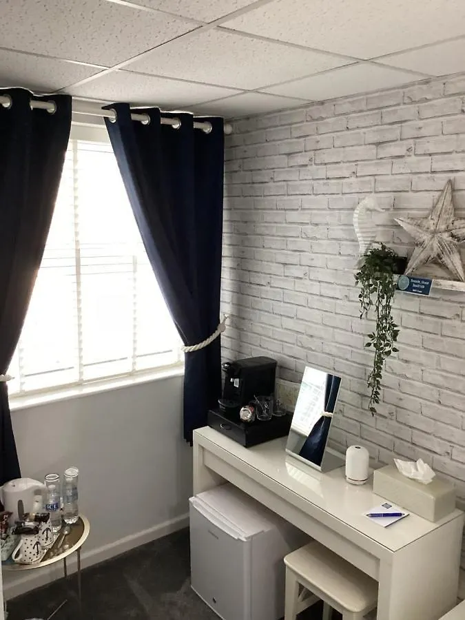 By The Seaside Bed & Breakfast Blackpool